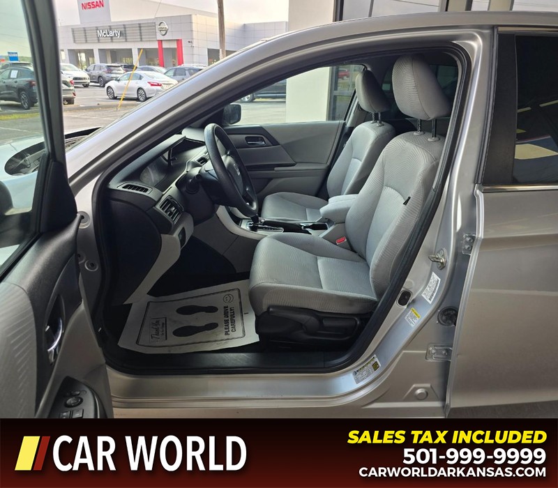 Honda Accord Sedan Vehicle Full-screen Gallery Image 8