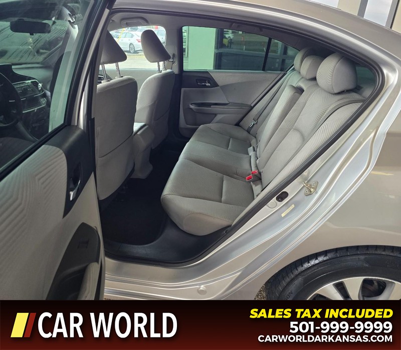 Honda Accord Sedan Vehicle Full-screen Gallery Image 10