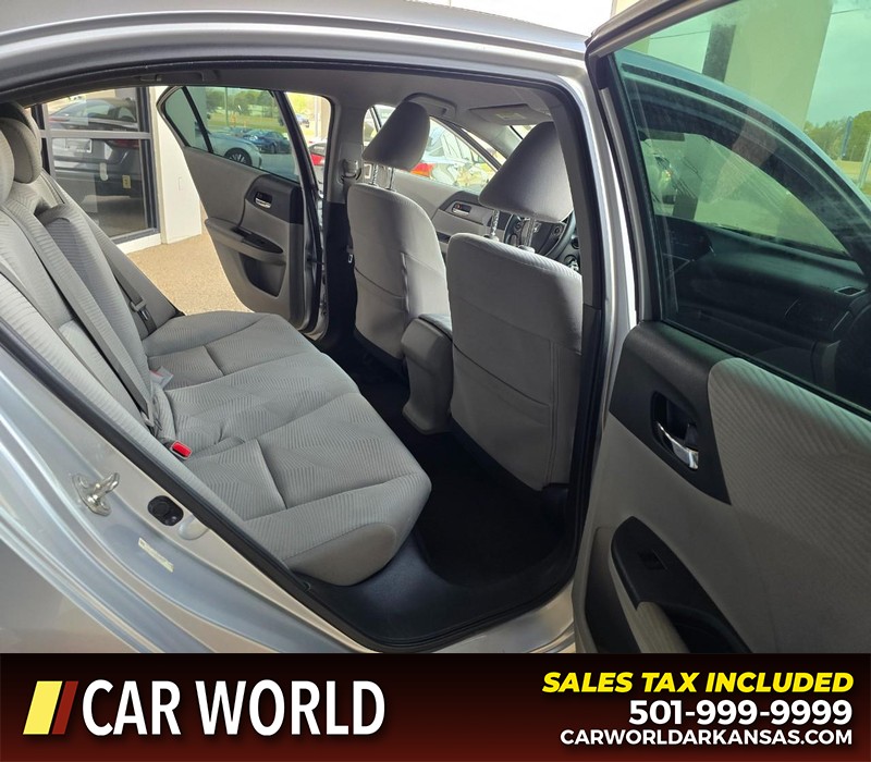 Honda Accord Sedan Vehicle Full-screen Gallery Image 12