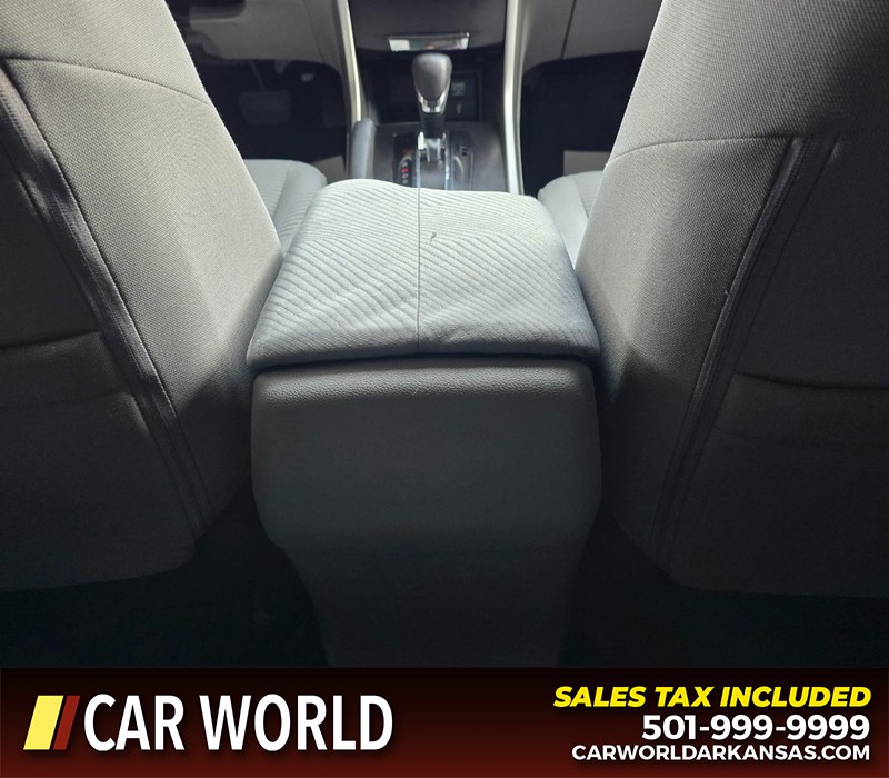 Honda Accord Sedan Vehicle Full-screen Gallery Image 19