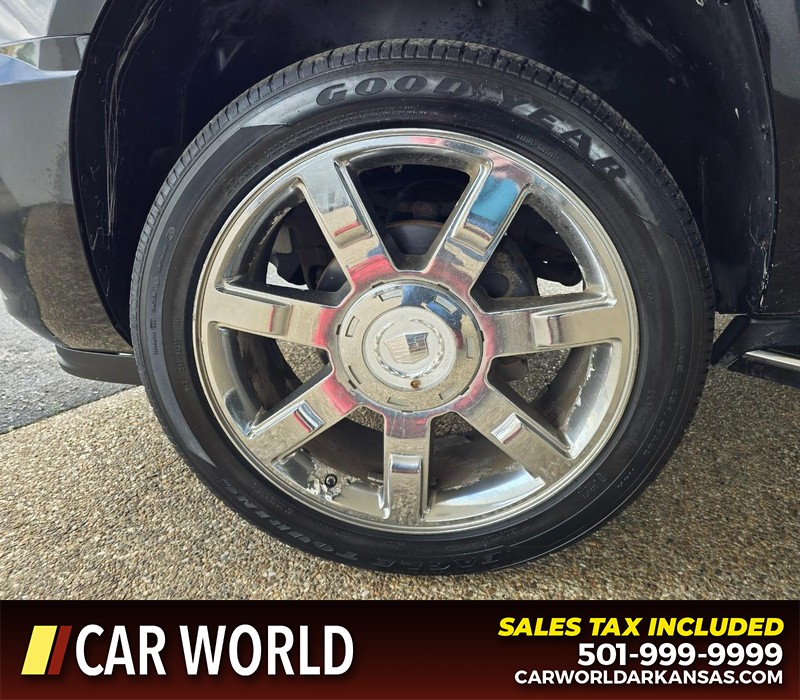 Cadillac Escalade Vehicle Full-screen Gallery Image 6