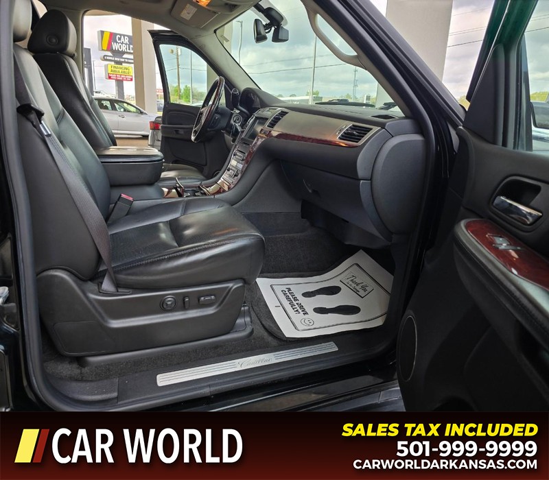 Cadillac Escalade Vehicle Full-screen Gallery Image 12