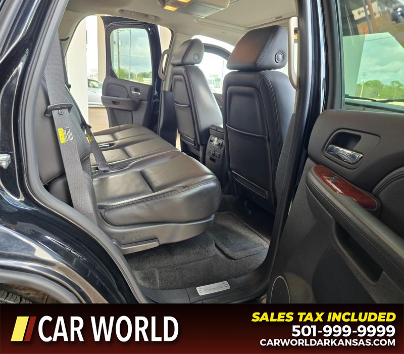 Cadillac Escalade Vehicle Full-screen Gallery Image 13