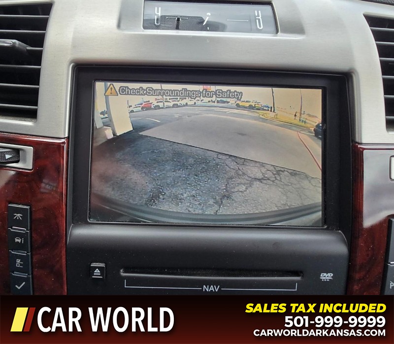 Cadillac Escalade Vehicle Full-screen Gallery Image 22