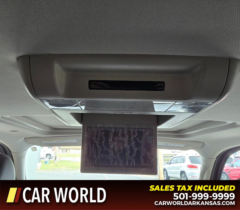 Cadillac Escalade Vehicle Full-screen Gallery Image 24