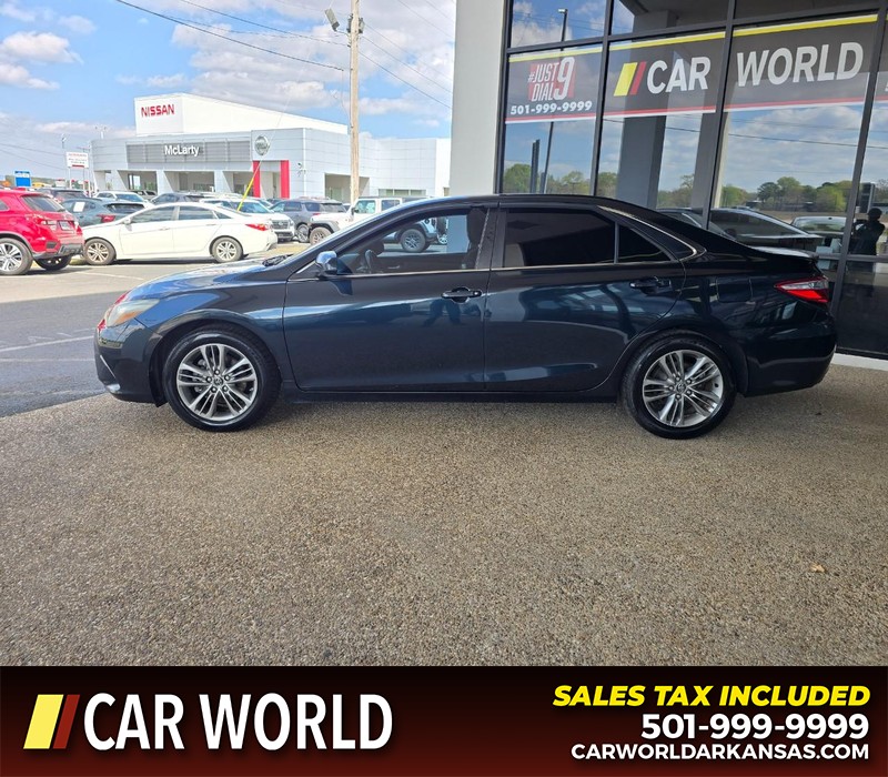 Toyota Camry Vehicle Full-screen Gallery Image 4