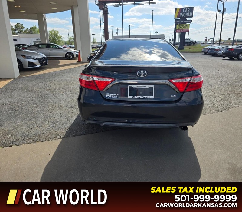 Toyota Camry Vehicle Full-screen Gallery Image 5