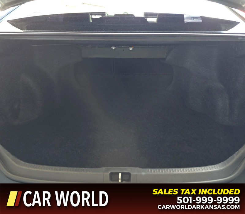 Toyota Camry Vehicle Full-screen Gallery Image 13