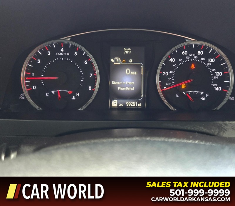 Toyota Camry Vehicle Full-screen Gallery Image 17