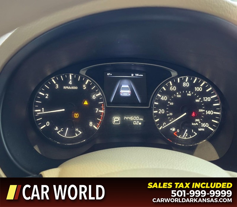 Nissan Altima Vehicle Full-screen Gallery Image 17