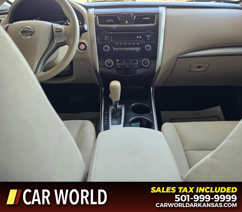 Nissan Altima Vehicle Full-screen Gallery Image 18