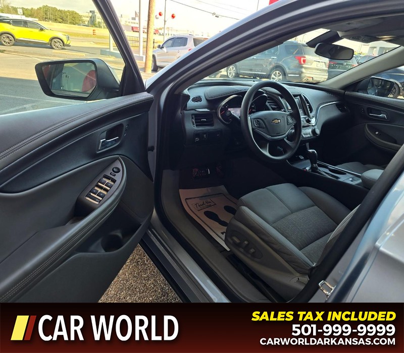 Chevrolet Impala Vehicle Full-screen Gallery Image 7