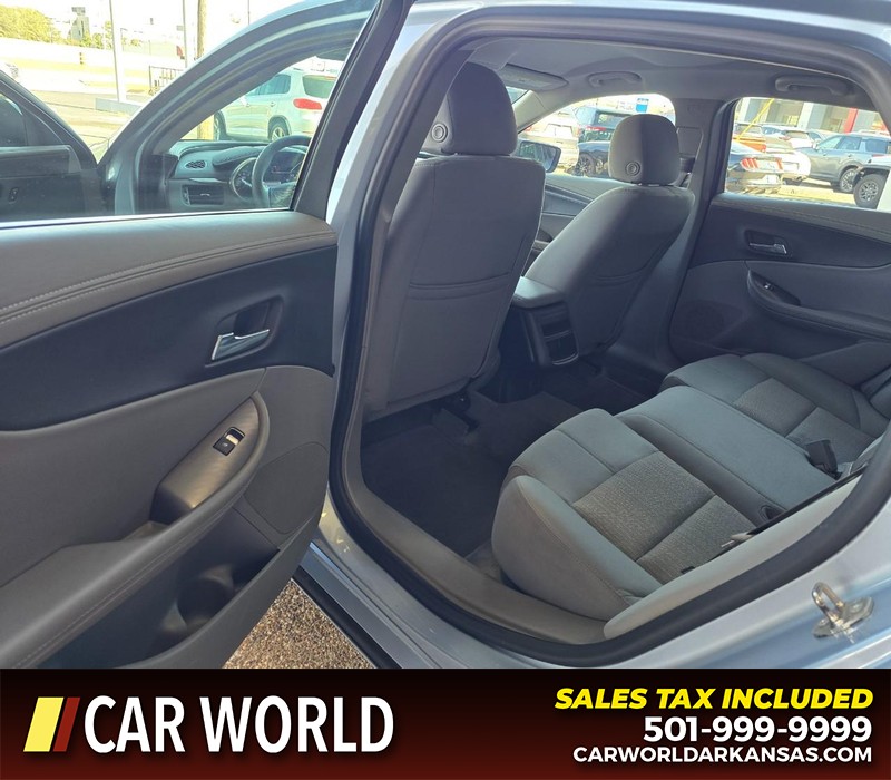 Chevrolet Impala Vehicle Full-screen Gallery Image 9