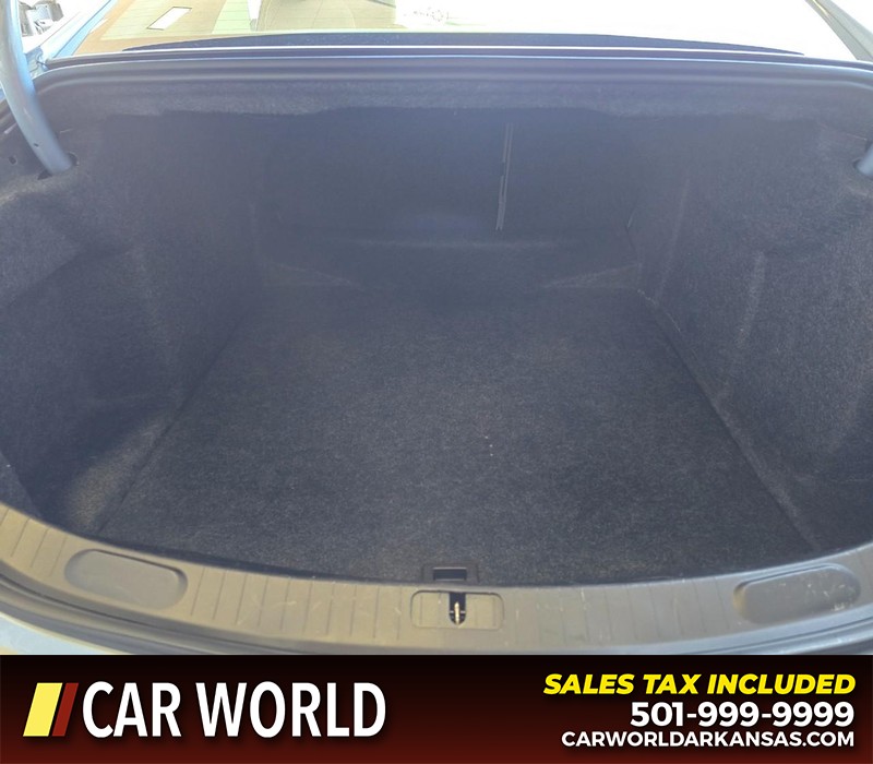 Chevrolet Impala Vehicle Full-screen Gallery Image 13