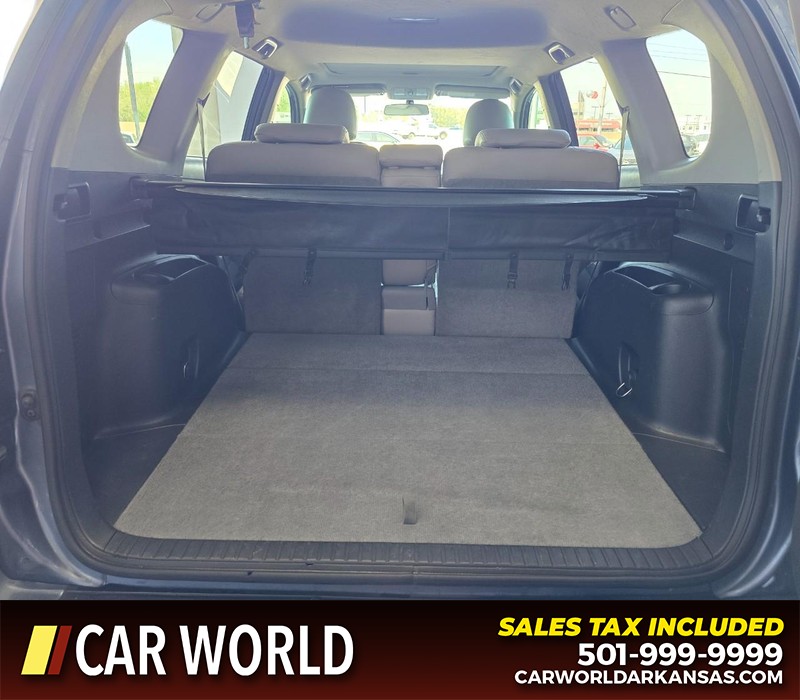 Toyota RAV4 Vehicle Full-screen Gallery Image 13