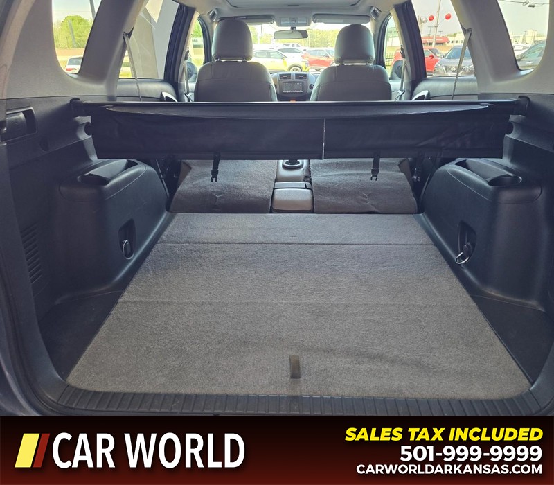 Toyota RAV4 Vehicle Full-screen Gallery Image 14