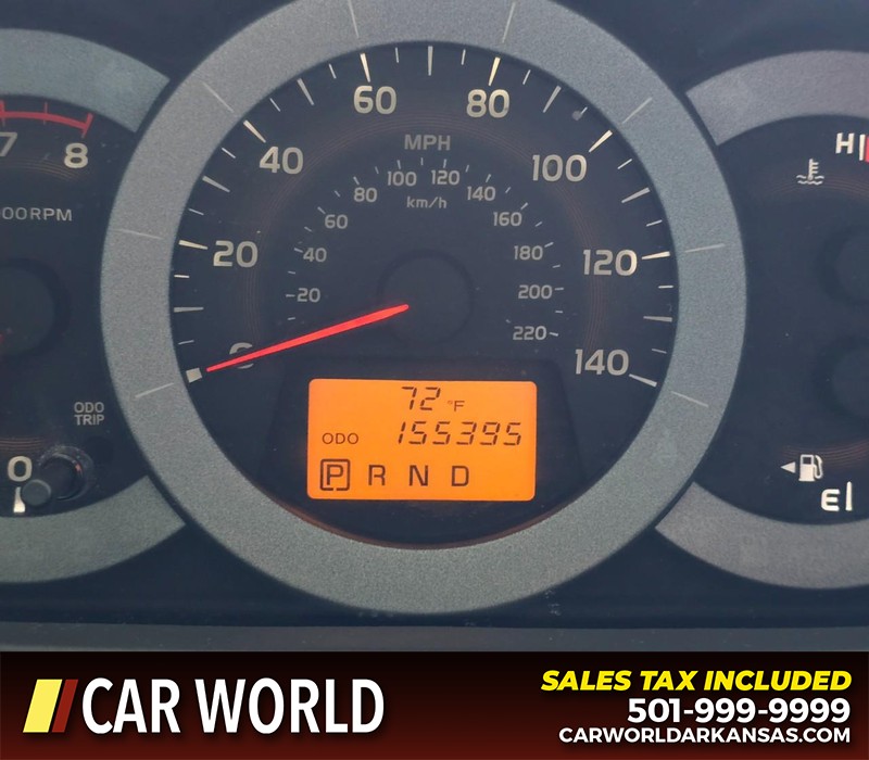 Toyota RAV4 Vehicle Full-screen Gallery Image 16