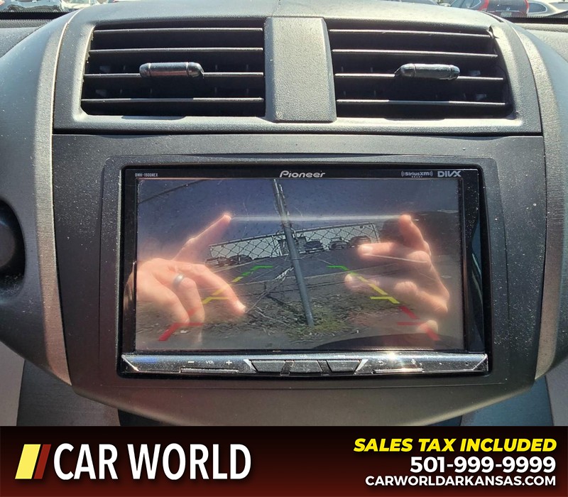 Toyota RAV4 Vehicle Full-screen Gallery Image 19
