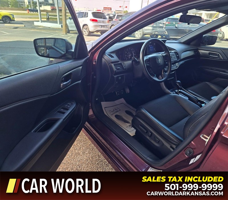 Honda Accord Sedan Vehicle Full-screen Gallery Image 7