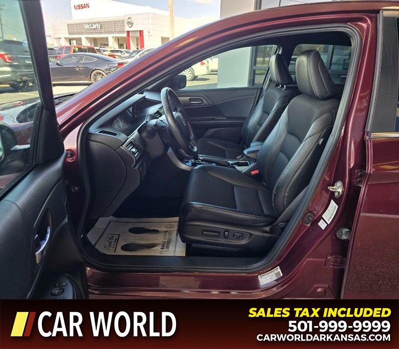 Honda Accord Sedan Vehicle Full-screen Gallery Image 8