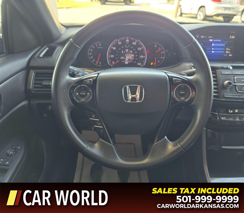 Honda Accord Sedan Vehicle Full-screen Gallery Image 15