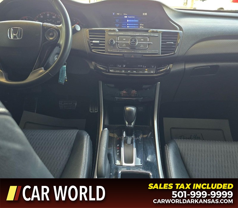 Honda Accord Sedan Vehicle Full-screen Gallery Image 18