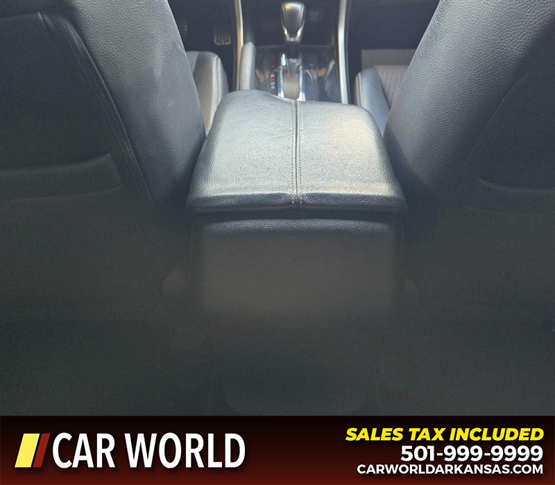 Honda Accord Sedan Vehicle Full-screen Gallery Image 19