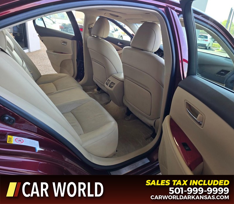 Lexus ES 350 Vehicle Full-screen Gallery Image 13