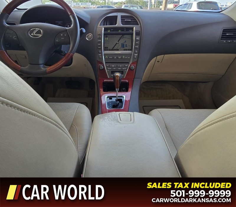 Lexus ES 350 Vehicle Full-screen Gallery Image 18