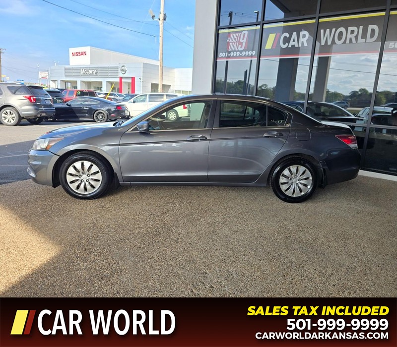 Honda Accord Sedan Vehicle Full-screen Gallery Image 4