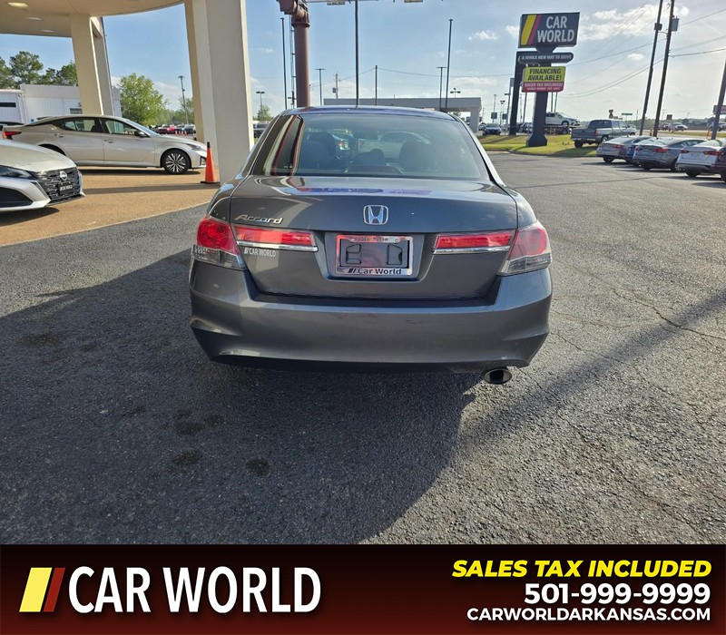Honda Accord Sedan Vehicle Full-screen Gallery Image 5