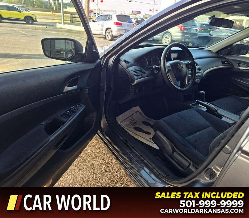 Honda Accord Sedan Vehicle Full-screen Gallery Image 7