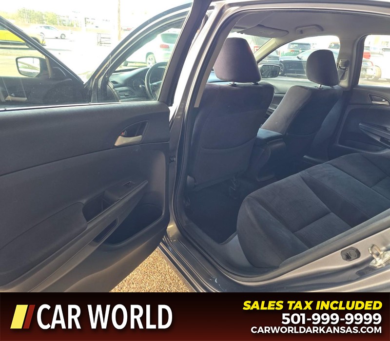 Honda Accord Sedan Vehicle Full-screen Gallery Image 9