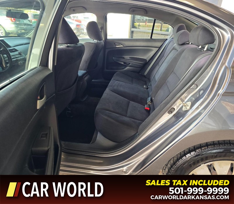 Honda Accord Sedan Vehicle Full-screen Gallery Image 10