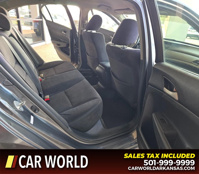 Honda Accord Sedan Vehicle Full-screen Gallery Image 12