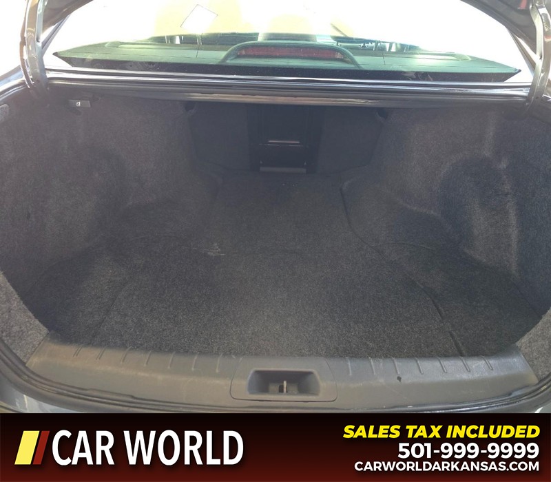 Honda Accord Sedan Vehicle Full-screen Gallery Image 13