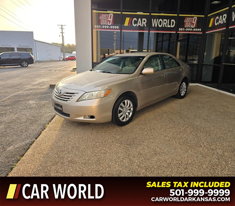 Toyota Camry Vehicle Full-screen Gallery Image 3