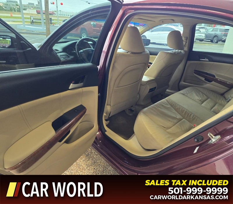 Honda Accord Sedan Vehicle Full-screen Gallery Image 9