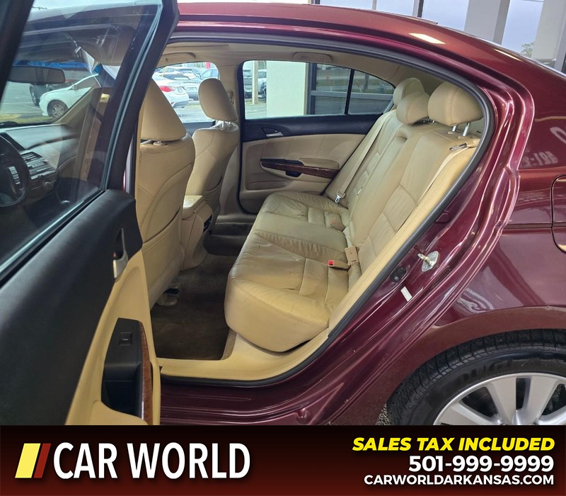 Honda Accord Sedan Vehicle Full-screen Gallery Image 10