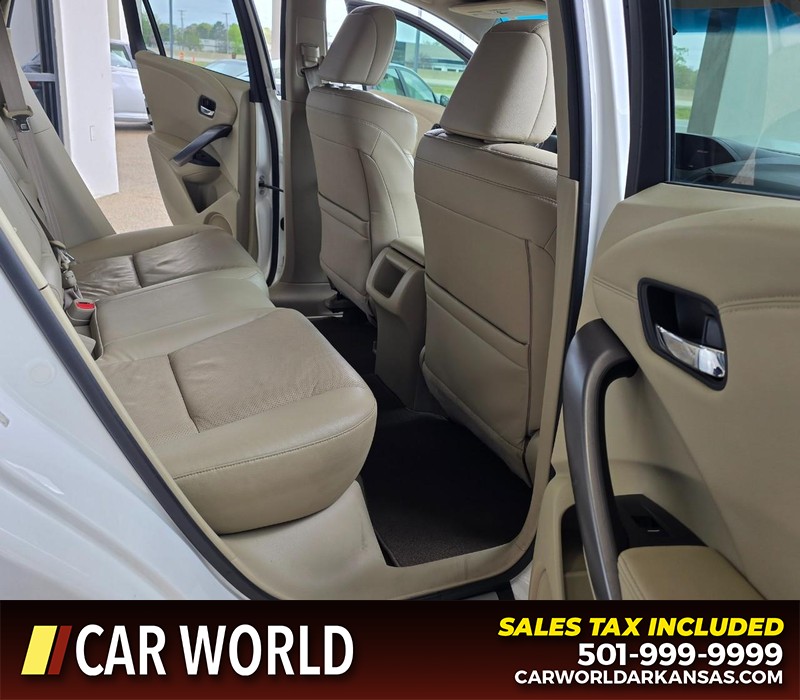 Acura RDX Vehicle Full-screen Gallery Image 12