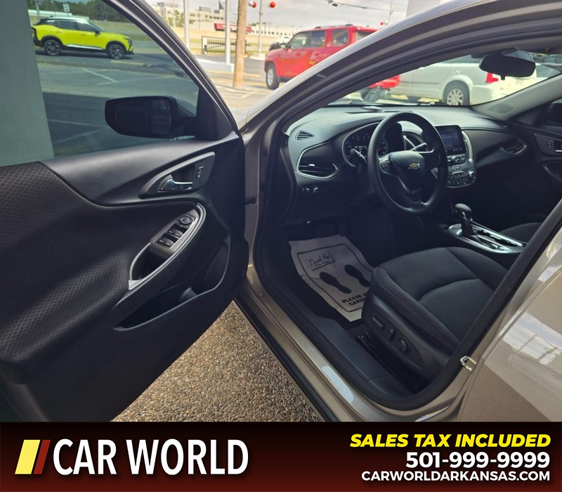 Chevrolet Malibu Vehicle Full-screen Gallery Image 7