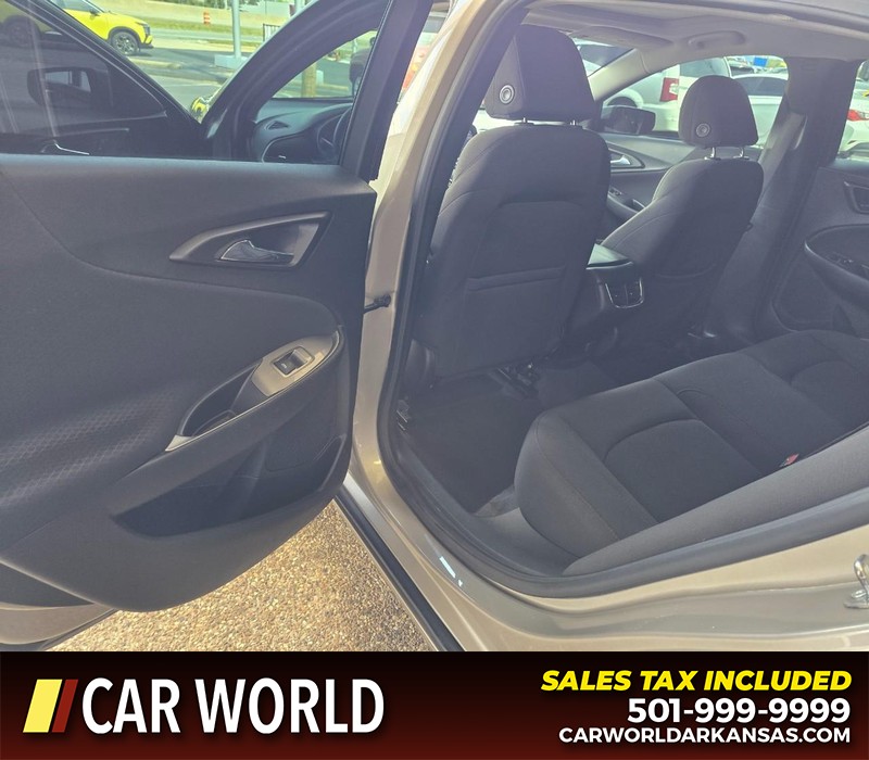 Chevrolet Malibu Vehicle Full-screen Gallery Image 9