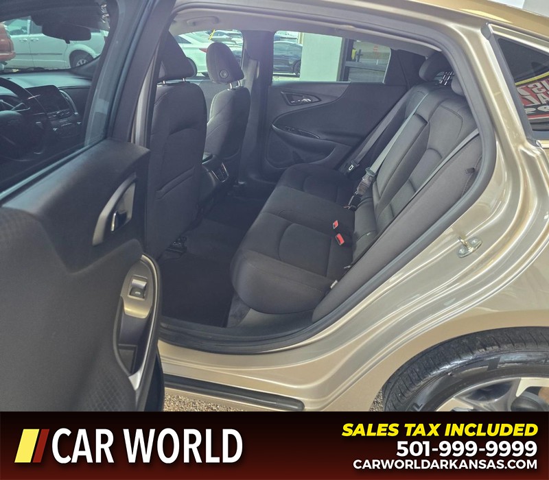 Chevrolet Malibu Vehicle Full-screen Gallery Image 10