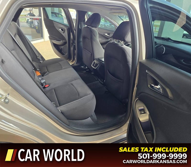 Chevrolet Malibu Vehicle Full-screen Gallery Image 12