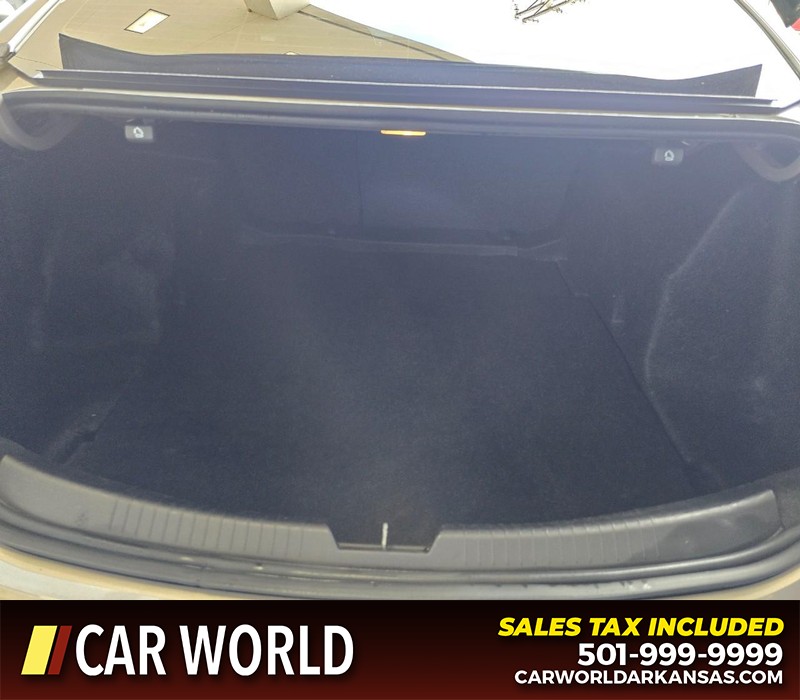 Chevrolet Malibu Vehicle Full-screen Gallery Image 13