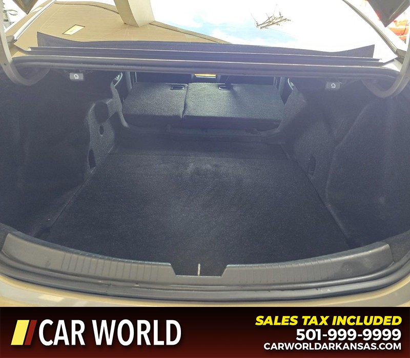 Chevrolet Malibu Vehicle Full-screen Gallery Image 14