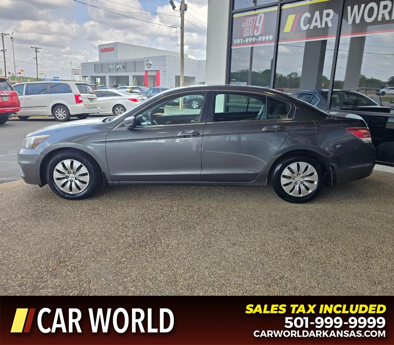 Honda Accord Sedan Vehicle Full-screen Gallery Image 4