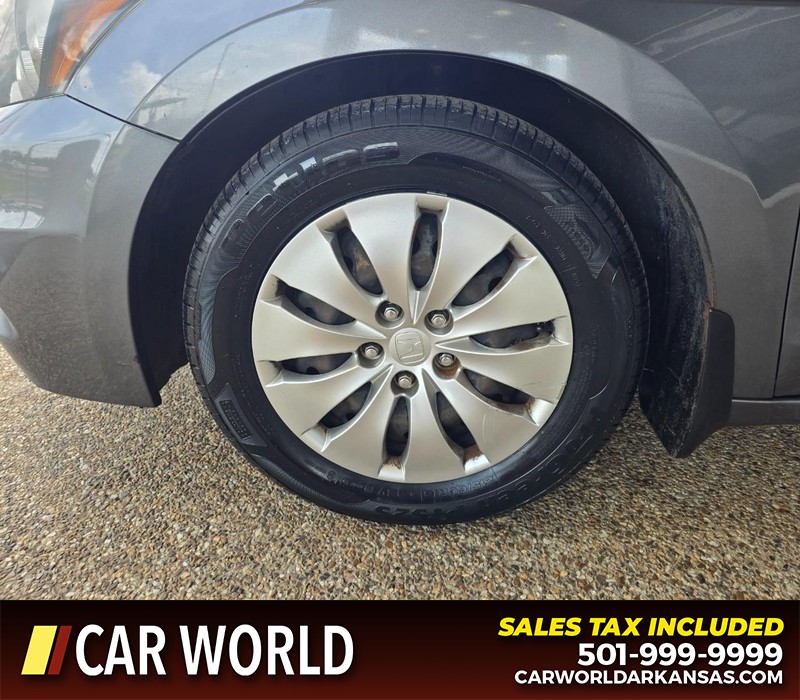 Honda Accord Sedan Vehicle Full-screen Gallery Image 6