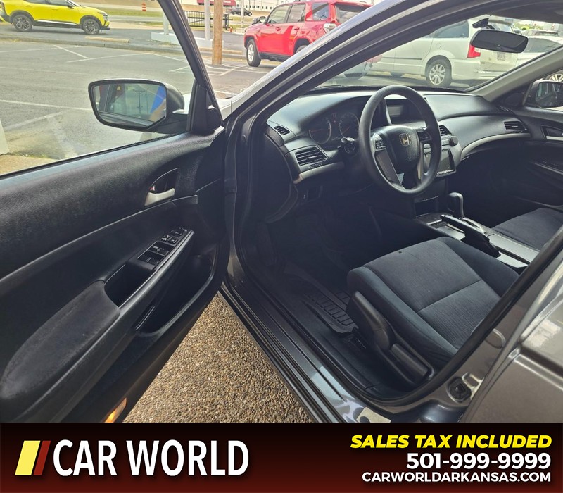 Honda Accord Sedan Vehicle Full-screen Gallery Image 7