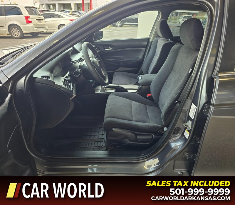 Honda Accord Sedan Vehicle Full-screen Gallery Image 8